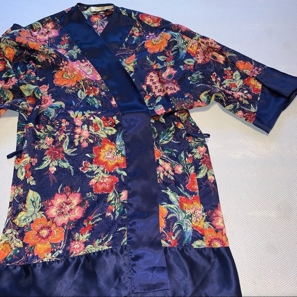 Victoria’s Secret Gold Label Vintage Robe, Navy Blue Floral, OSFM - Picture 6 of 10
